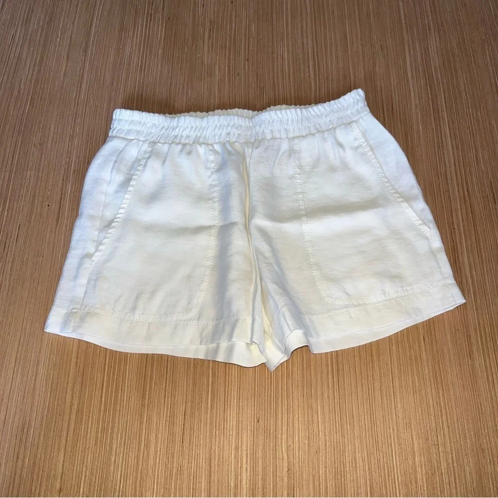 BCBG White Shorts - Picture 3 of 8
